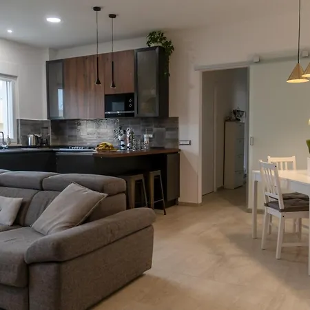 Apartament Tutto Ristrutturato Terracina
